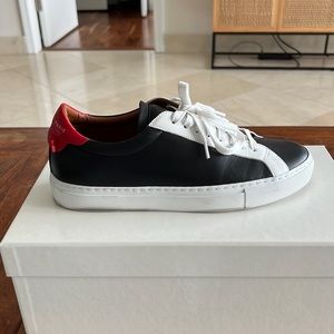 Givenchy Urban Street Sneaker